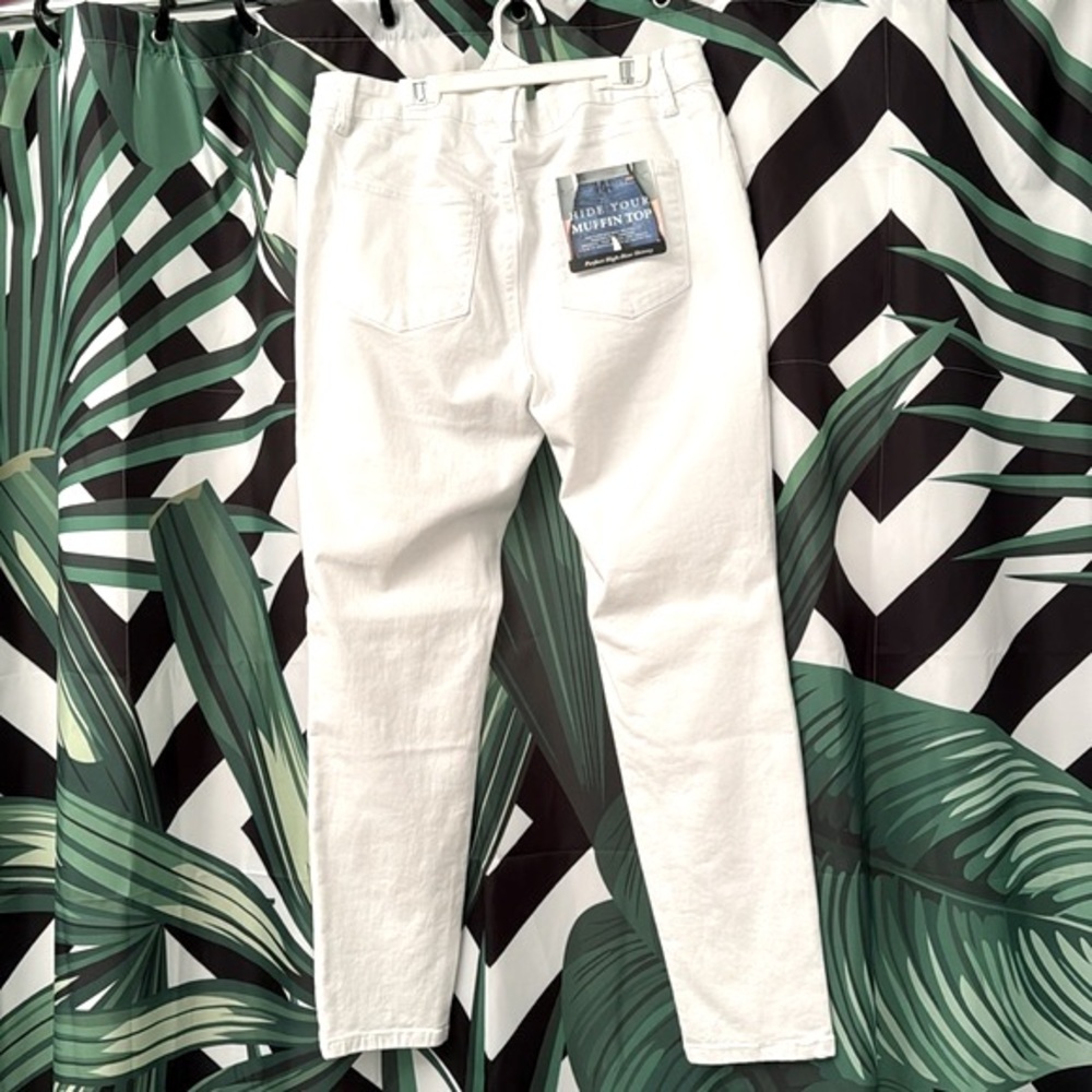NWT White Royalty Stretch Jeans - Picture 2 of 6
